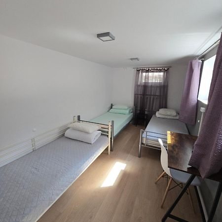 Rooms4Rest Wiertnicza - Private Rooms For Tourists - Atr Consulting Sp, Z O,O, Варшава Экстерьер фото