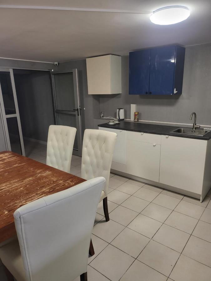 Rooms4Rest Wiertnicza - Private Rooms For Tourists - Atr Consulting Sp, Z O,O, Варшава Экстерьер фото
